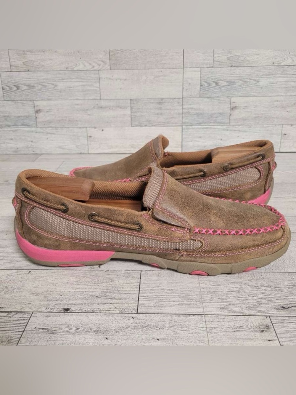 Women’s Twisted X Pink Ribbon Brown Leather Mocs Slip on Boat Shoes Size 10 - Picture 6 of 9